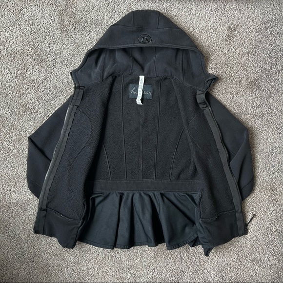 RARE LULULEMON SE Hiver 2013 Ruffled Up Scuba Hoodie - Picture 9 of 9